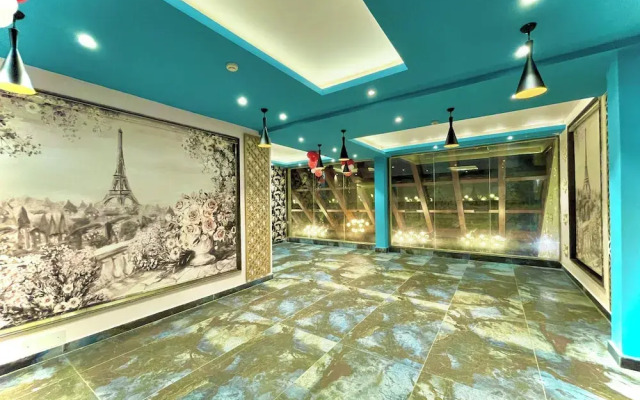 Hotel KUBER PALACE - Sea beach & Temple