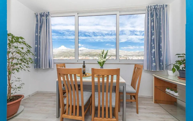 Stunning Apartment in Trogir With Wifi and 2 Bedrooms
