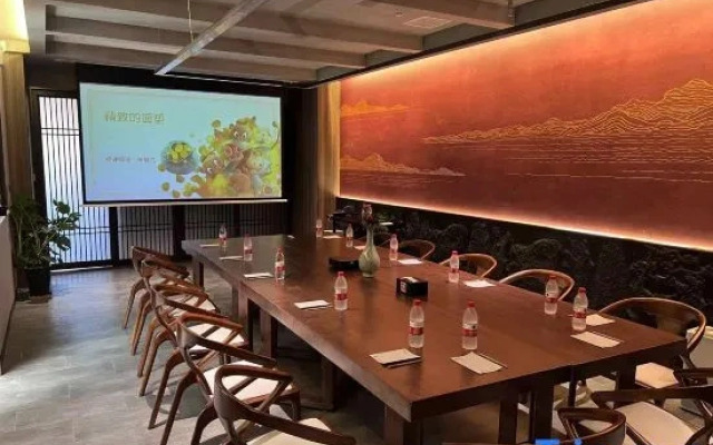 Luoyang Wanjin Hotel (Old Town Center Lijingmen Cross Street)