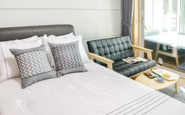 Sokcho Lasso Pool Villa Pension