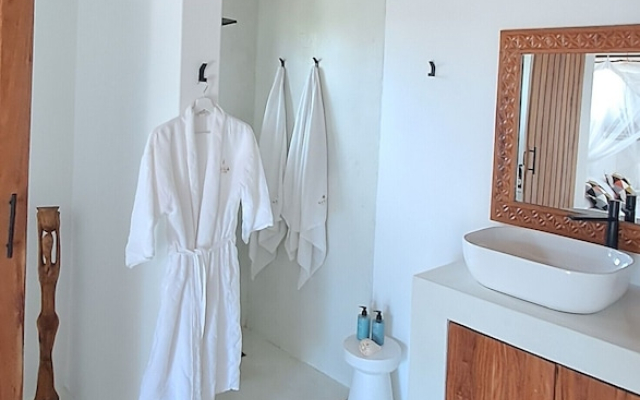 Coral Villa - Luxury Beachfront Villa with Private Pool by Karula