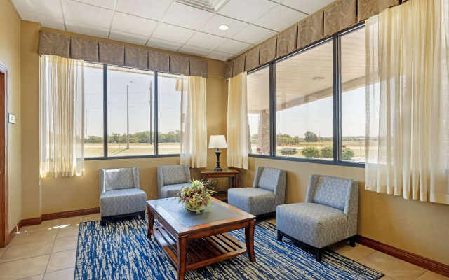 Best Western Plus Mid Nebraska Inn & Suites
