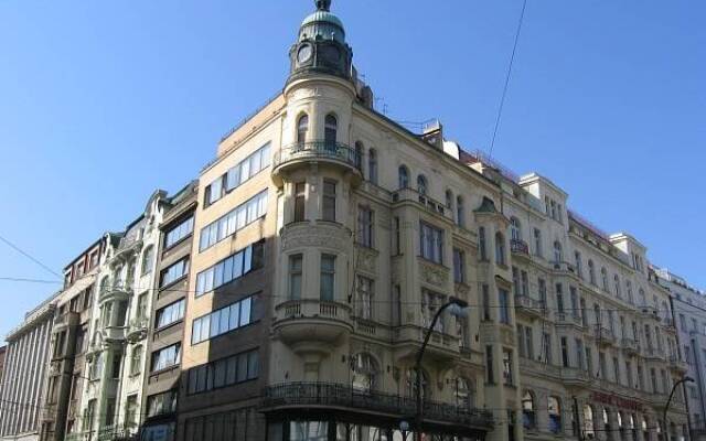 Апартаменты Old Town Residence Apartments вид на фасад