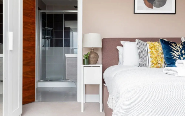 Impressive 2 Bed Penthouse in Wandsworth