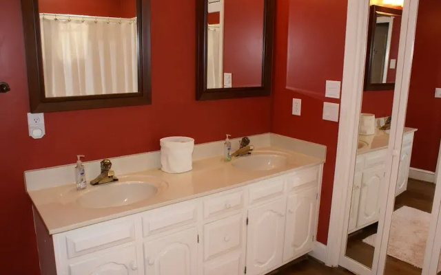 Moss 3 Bedrooms 2.5 Bathrooms Home