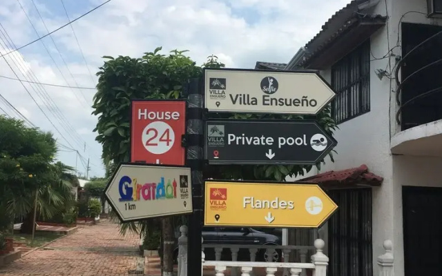 Casa con Piscina Privada y Jacuzzi