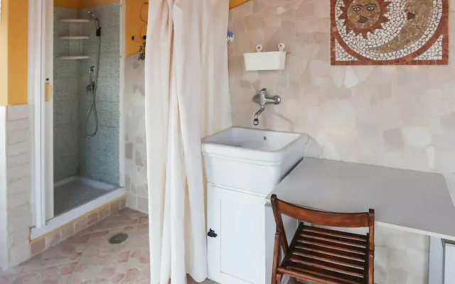 Traditional Holiday Home in Torre Dell'orso With Patio