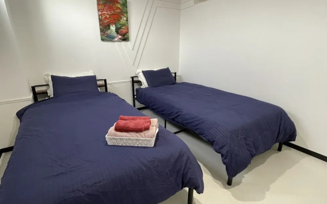 Zenibako House 1F
