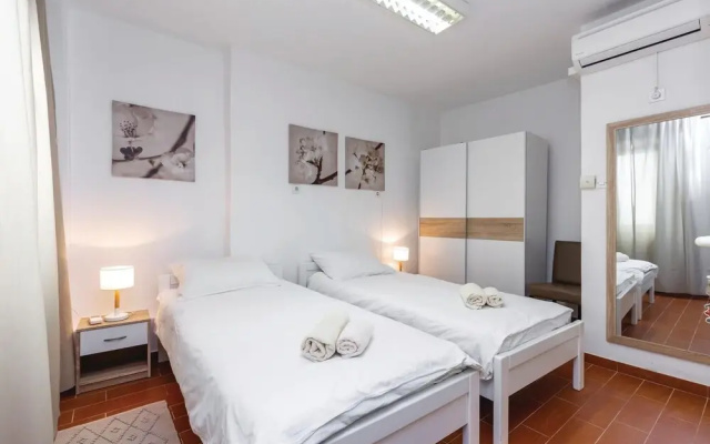 Nice Home in Kostrena With Wifi and 2 Bedrooms