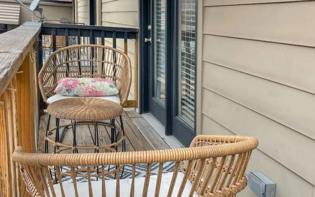 Hillwood Hideaway