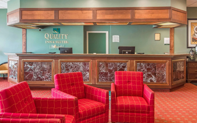 Quality Inn & Suites Virginia MN