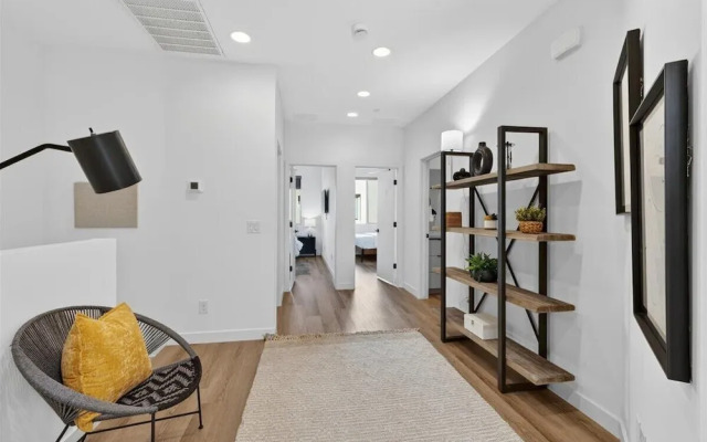 Desert Escape Townhome - Pool & Gym