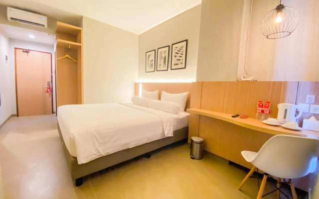 Front One King Hotel Tuban
