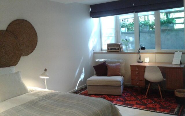 Отель B&B The Nest Brussels Брюссель комната для гостей