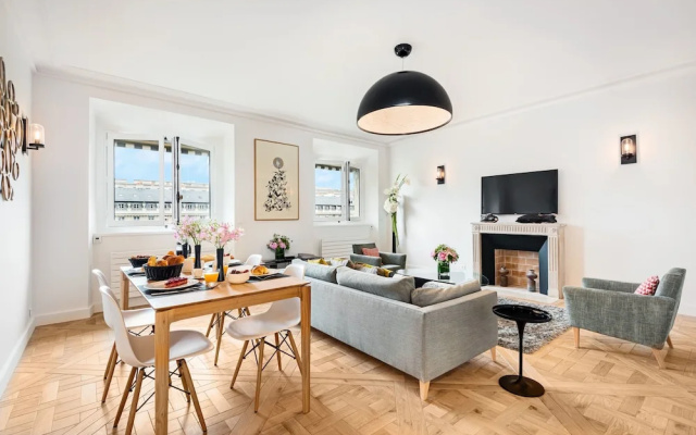 Palais Nouveau - Two Bedroom Condo