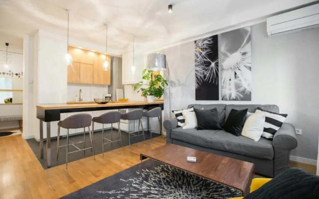 Hella Apartment