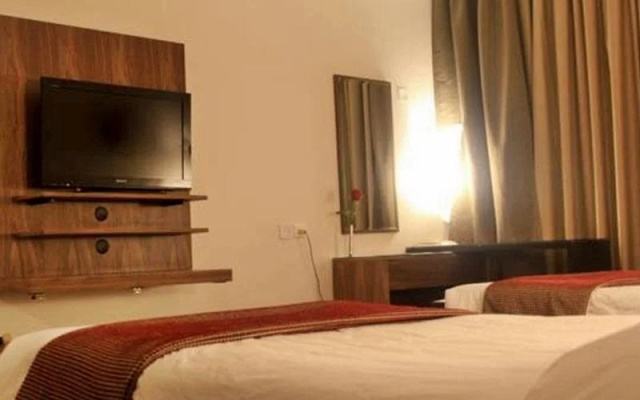 Al Isra CROM Hotel