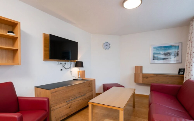 Cozy Chalet in Zell Am See With Balcony