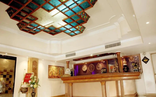 OYO Premium High Court Allahabad