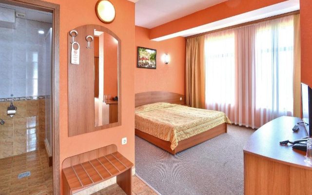 SG Estreya Palace