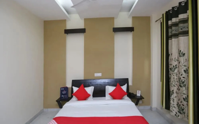 OYO 24323 Lakshmi Residency
