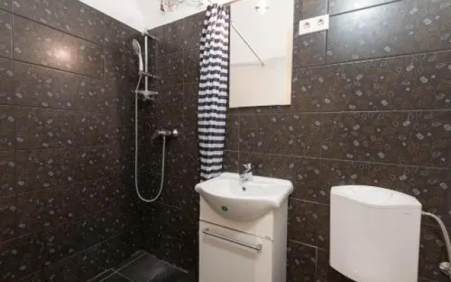 Standard Apartment by Hi5 - West End Center