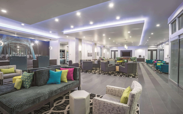 La Quinta Inn & Suites by Wyndham Cleveland near Lee Univ