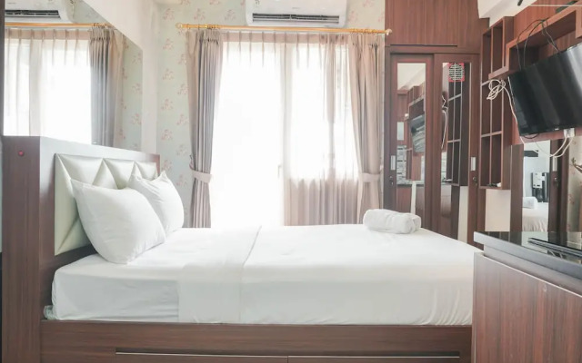 Modern Studio at Green Pramuka City Apartment