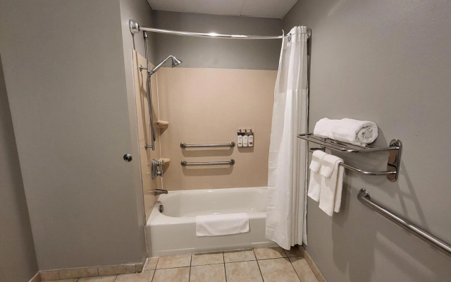Comfort Inn & Suites Miami - Route 66