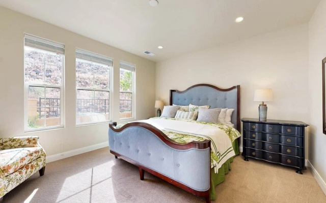 Black Rock Hills 5 Bedroom Home