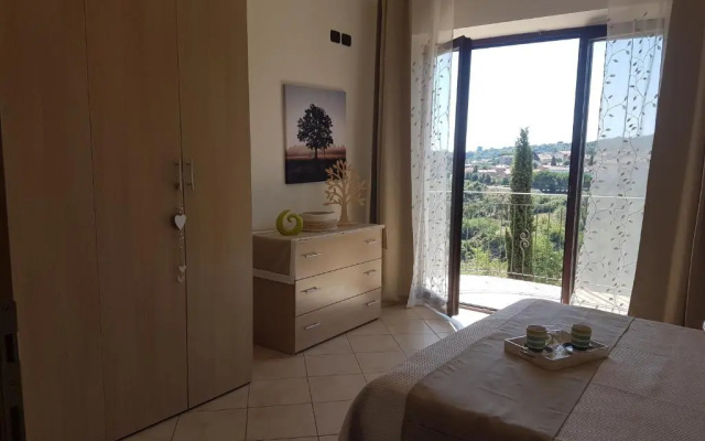 GLI ALBERI apartment with view