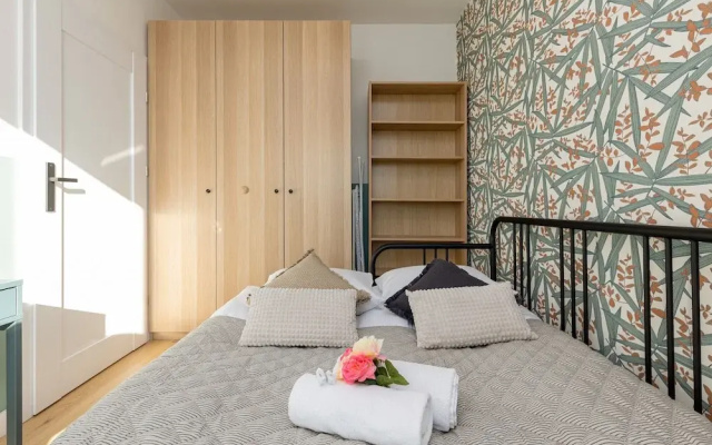 Apartment Łopuszańska Warsaw by Renters