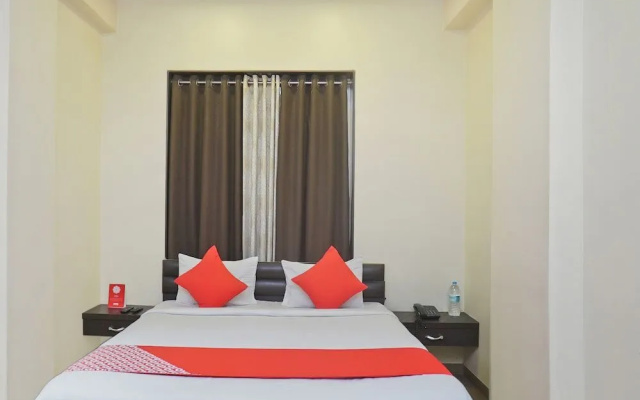 OYO 23524 Shades Of Royal