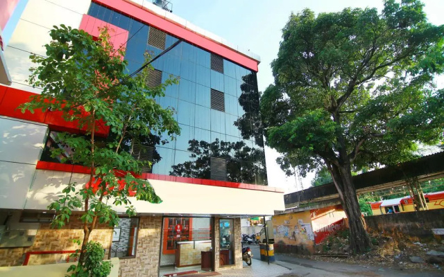 OYO Flagship 5202 Hotel Pearl Malabar