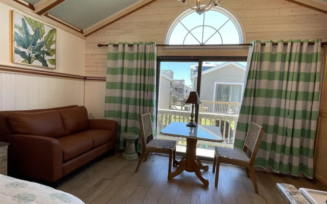 37 Coal Miner's Dream Studio Bedroom Condo by RedAwning