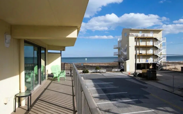 Diamond Head 208 Side by RedAwning