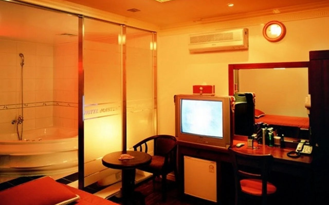 Tourist Hotel Masters