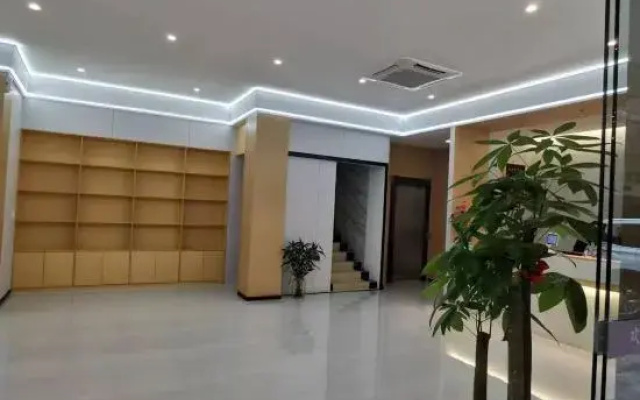Yunji Hotel
