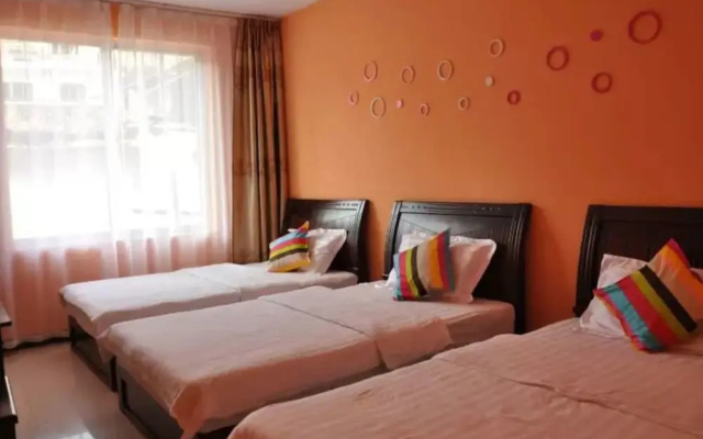 Zhaolvchang Holiday Hotel (Yangshuo County Kindergarten West Street)