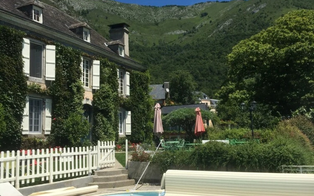 Maison Mayou
