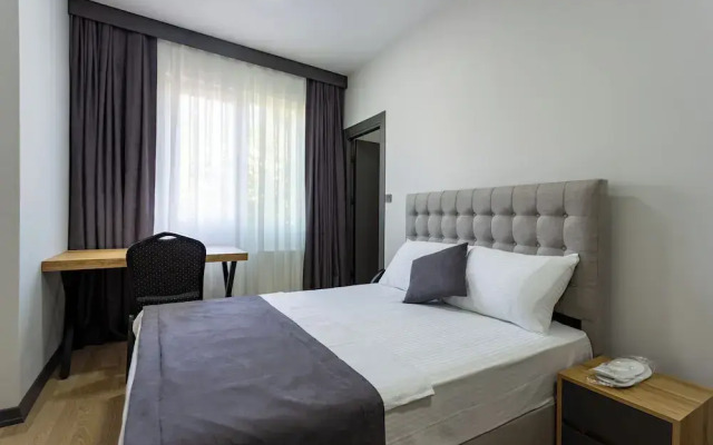 ATM Suite Hotel