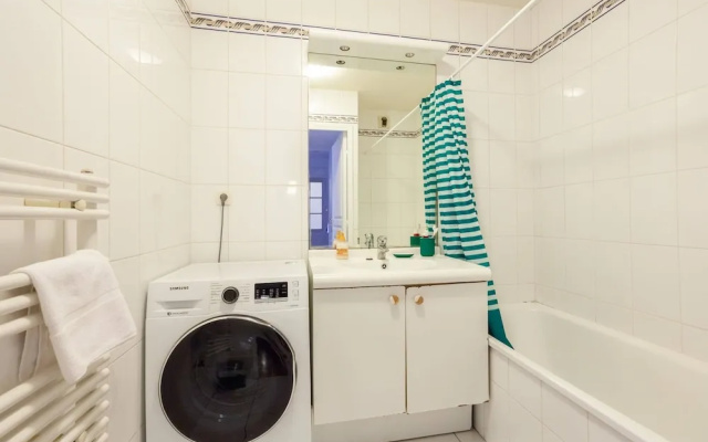 Family/modern 4 People With Netflix -15 min Walk From Center