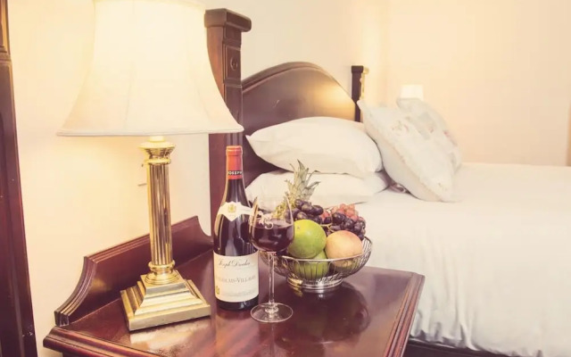The Devon Inn Hotel