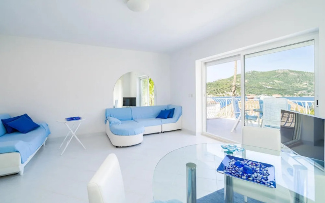 Beautiful Home in Stikovica With Wifi and 2 Bedrooms