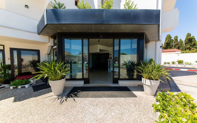Hotel Riviera Бари вид на фасад