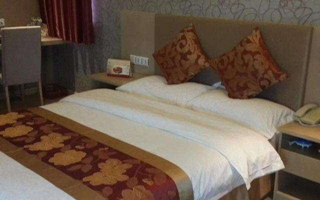Rayne Holiday Hotel