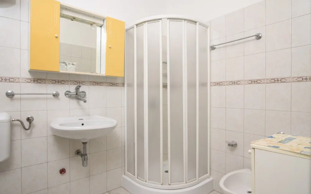 A1-apt w. Shared Pool & Balcony,next to the Beach