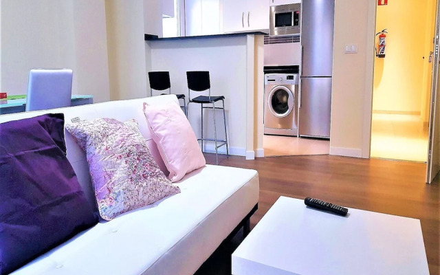 MC YOLO Apartamentos Espacio América