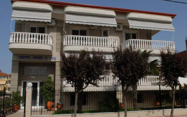 John & Eve Hotel