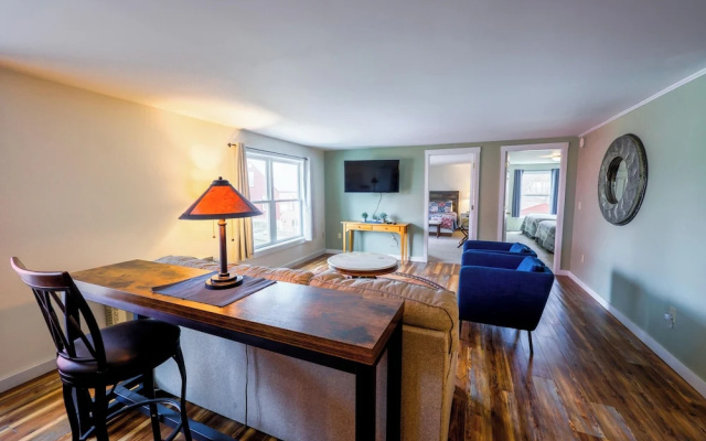 Downtown Greenville Spacious Apartment